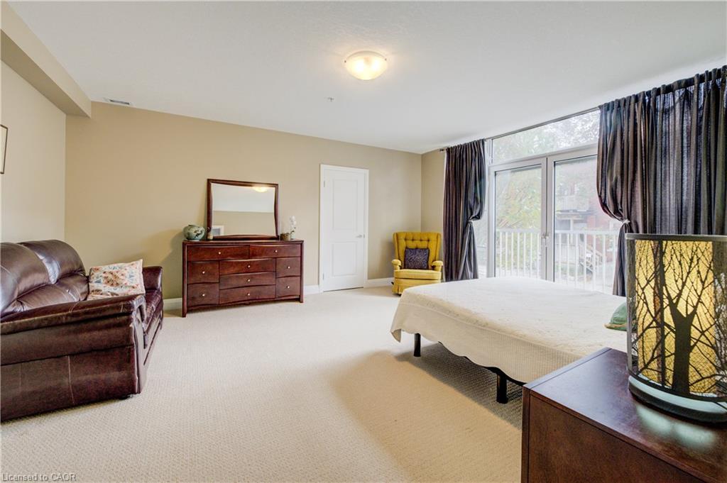 105-165 Duke Street E, Kitchener, ON - Indoor Photo Showing Bedroom