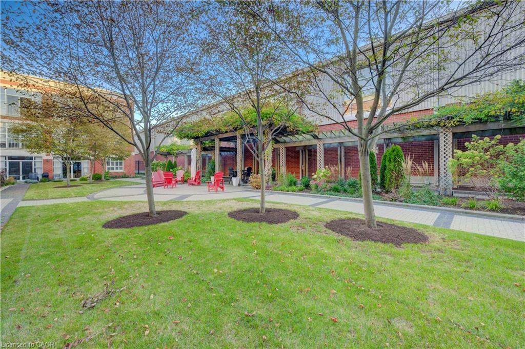 105-165 Duke Street E, Kitchener, ON - Outdoor