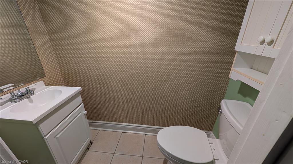 125 Auburn Avenue, Hamilton, ON - Indoor Photo Showing Bathroom