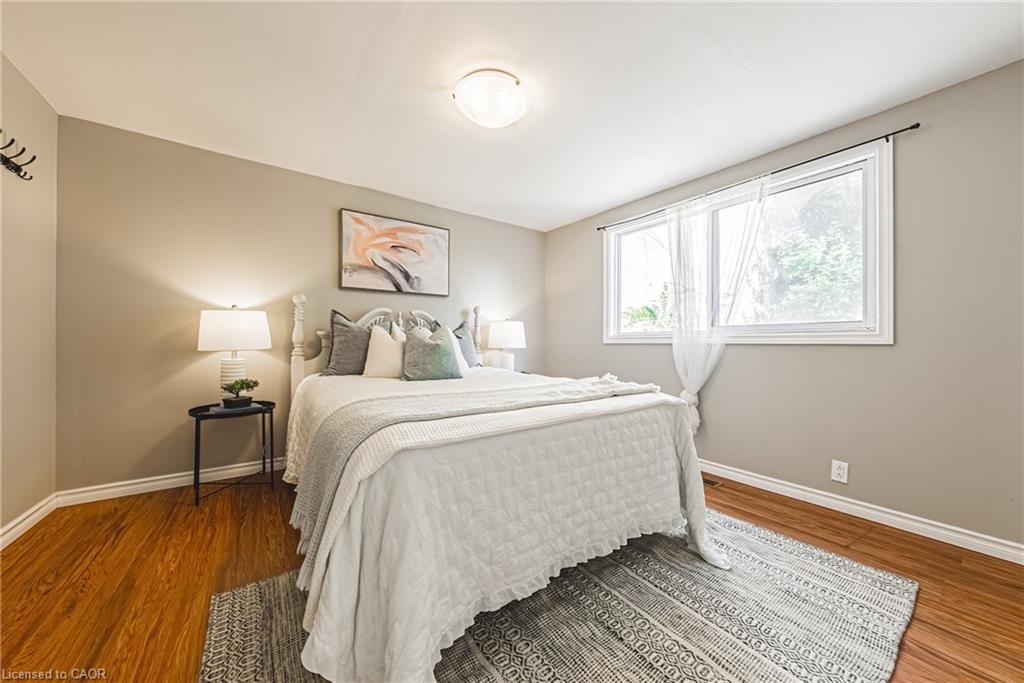 24 Rowanwood Street, Hamilton, ON - Indoor Photo Showing Bedroom