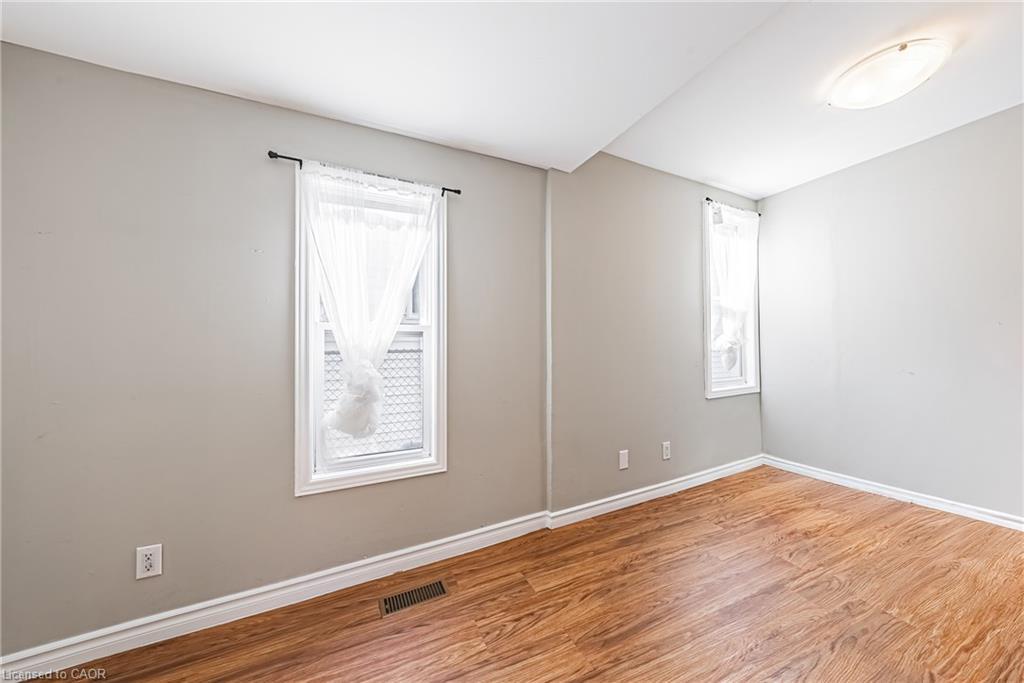 24 Rowanwood Street, Hamilton, ON - Indoor Photo Showing Other Room