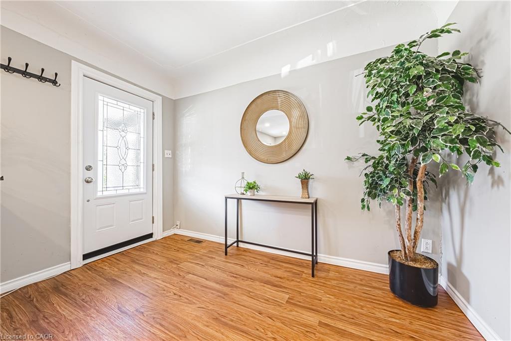 24 Rowanwood Street, Hamilton, ON - Indoor Photo Showing Other Room