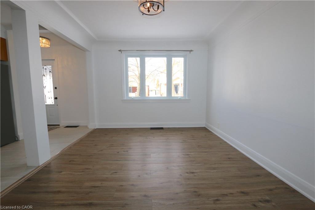 1-23 Fairview Avenue, Kitchener, ON - Indoor Photo Showing Other Room