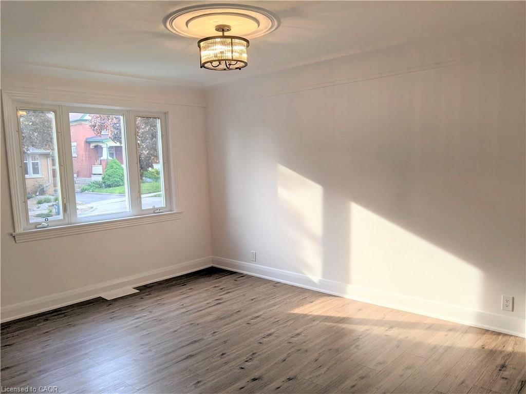 1-23 Fairview Avenue, Kitchener, ON - Indoor Photo Showing Other Room