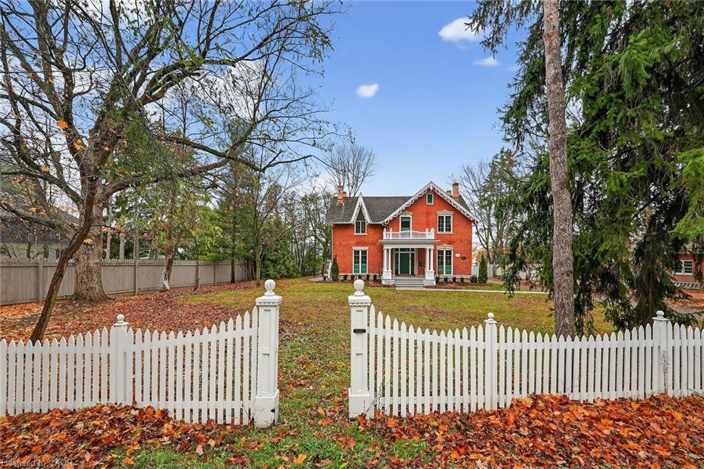 262 Main Street W, Grimsby, ON - Outdoor