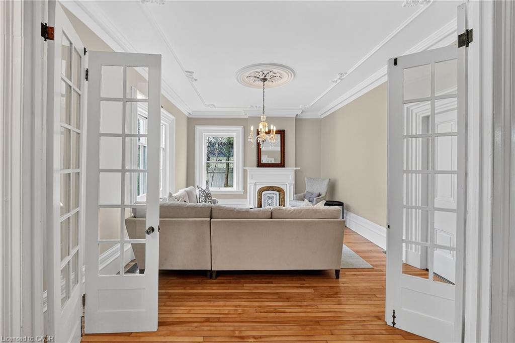 262 Main Street W, Grimsby, ON - Indoor