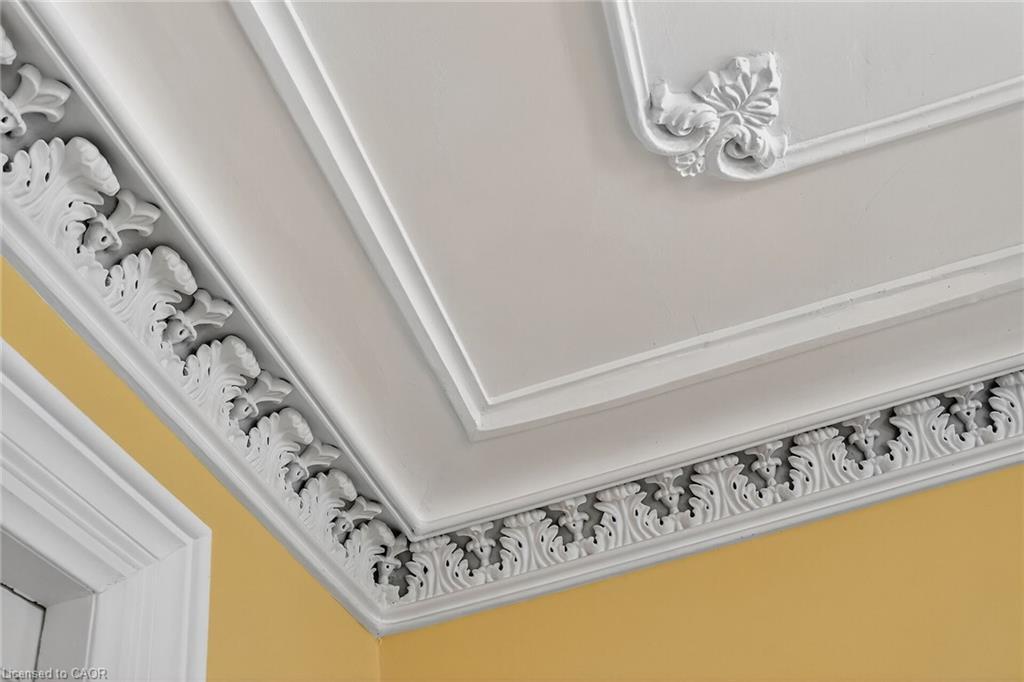 262 Main Street W, Grimsby, ON -