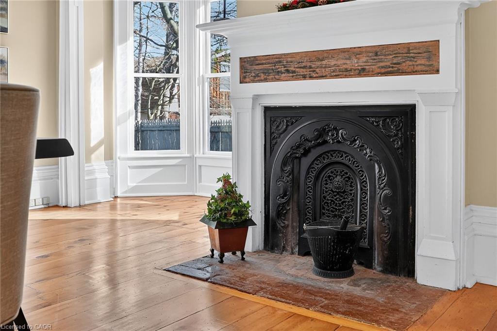262 Main Street W, Grimsby, ON - Indoor With Fireplace