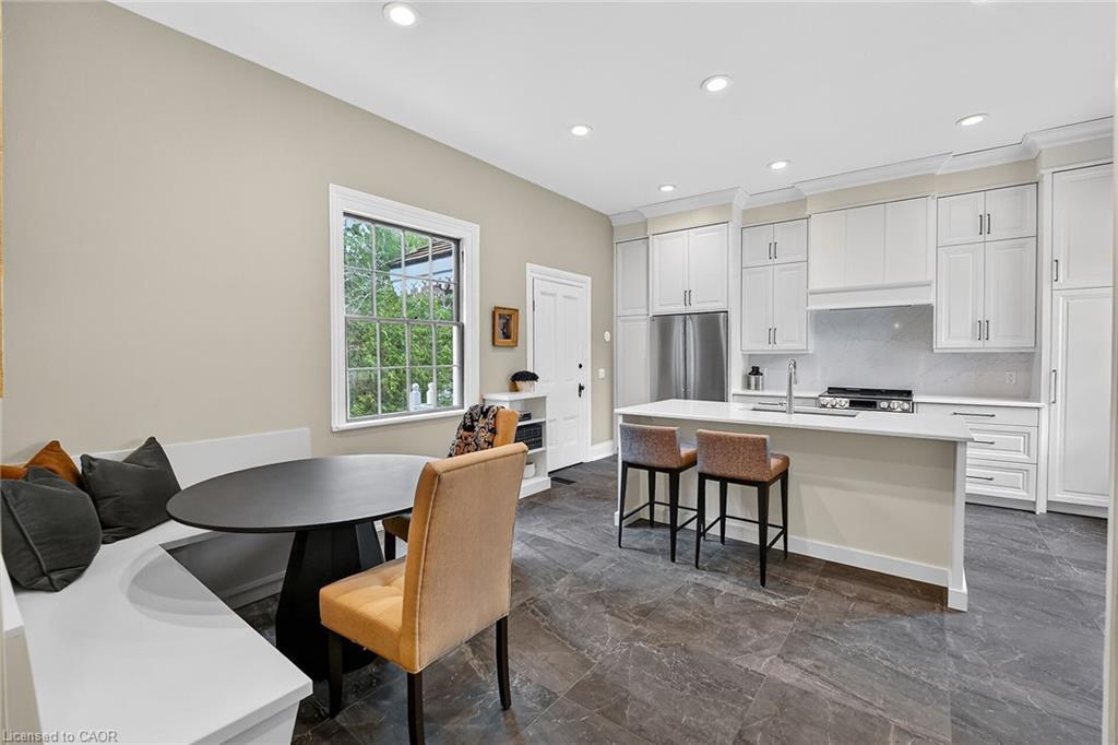 262 Main Street W, Grimsby, ON - Indoor