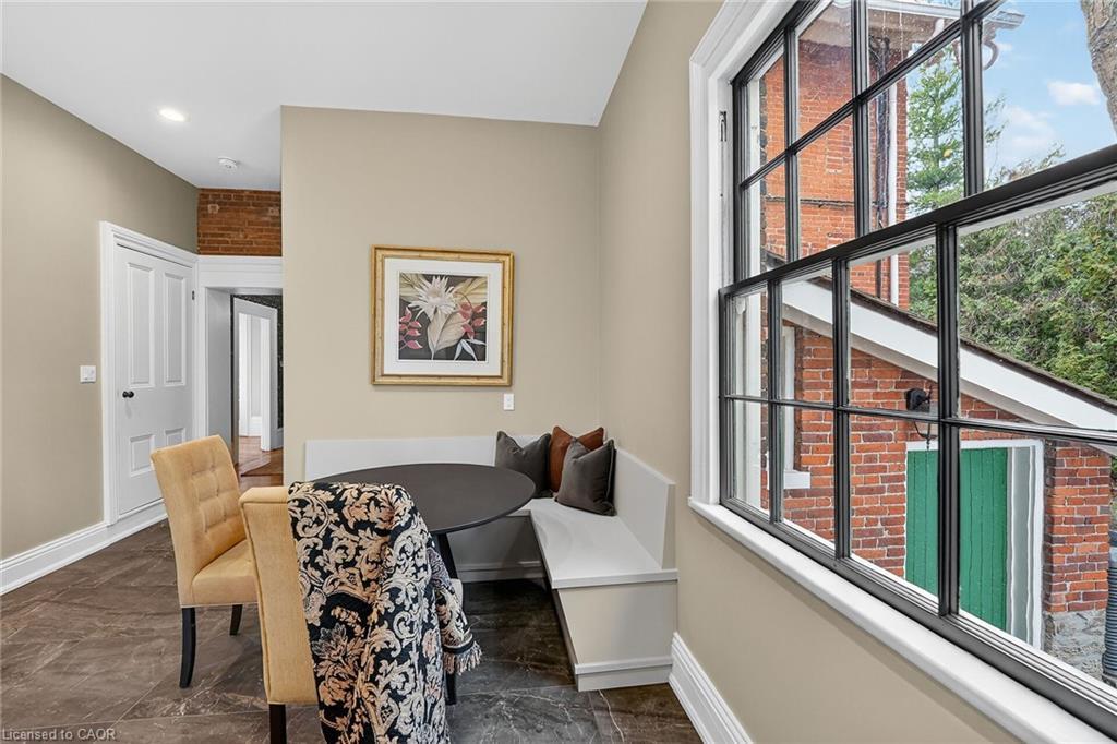 262 Main Street W, Grimsby, ON - Indoor