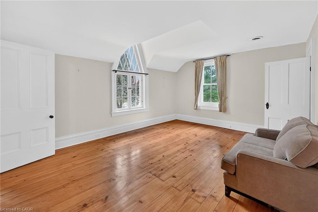 262 Main Street W, Grimsby, ON - Indoor