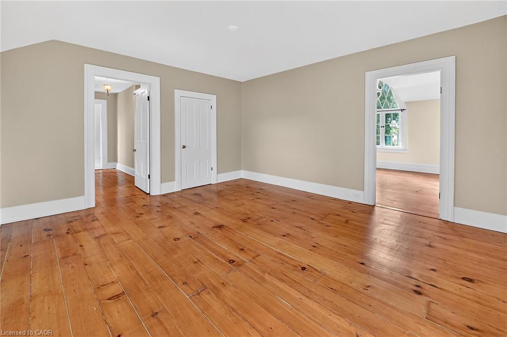 262 Main Street W, Grimsby, ON - Indoor Photo Showing Other Room