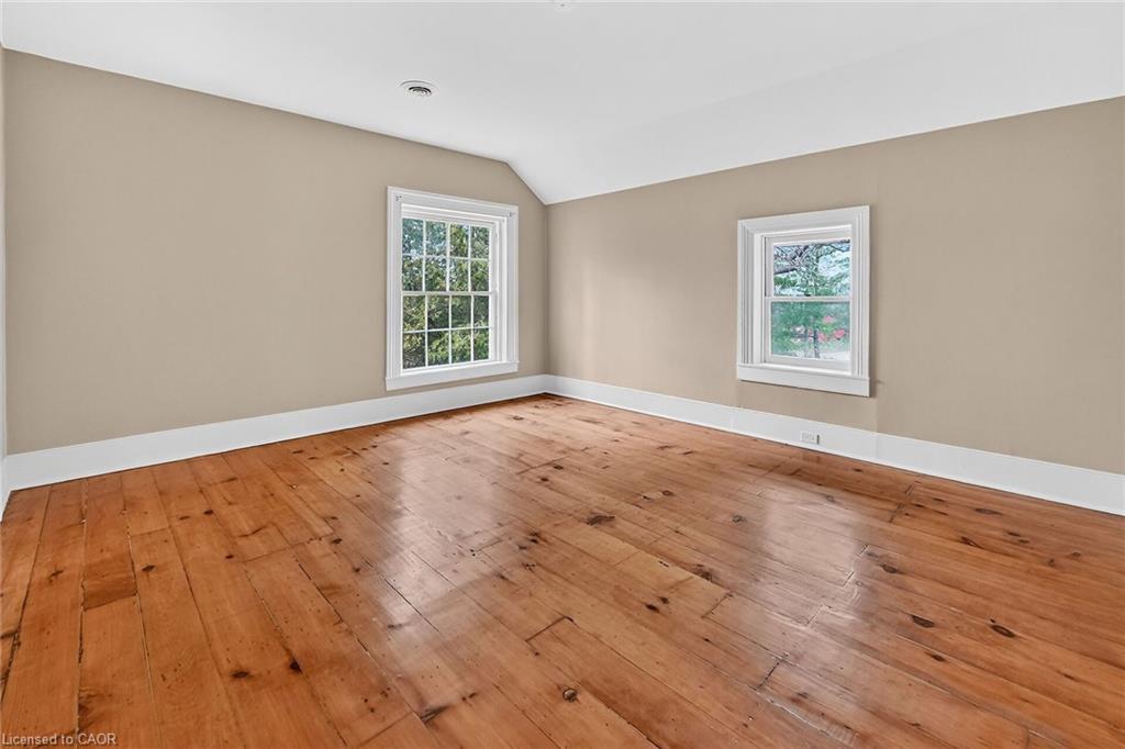 262 Main Street W, Grimsby, ON - Indoor Photo Showing Other Room