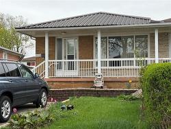 3172 Mallbridge Crescent Mississauga, ON L4T 2C6