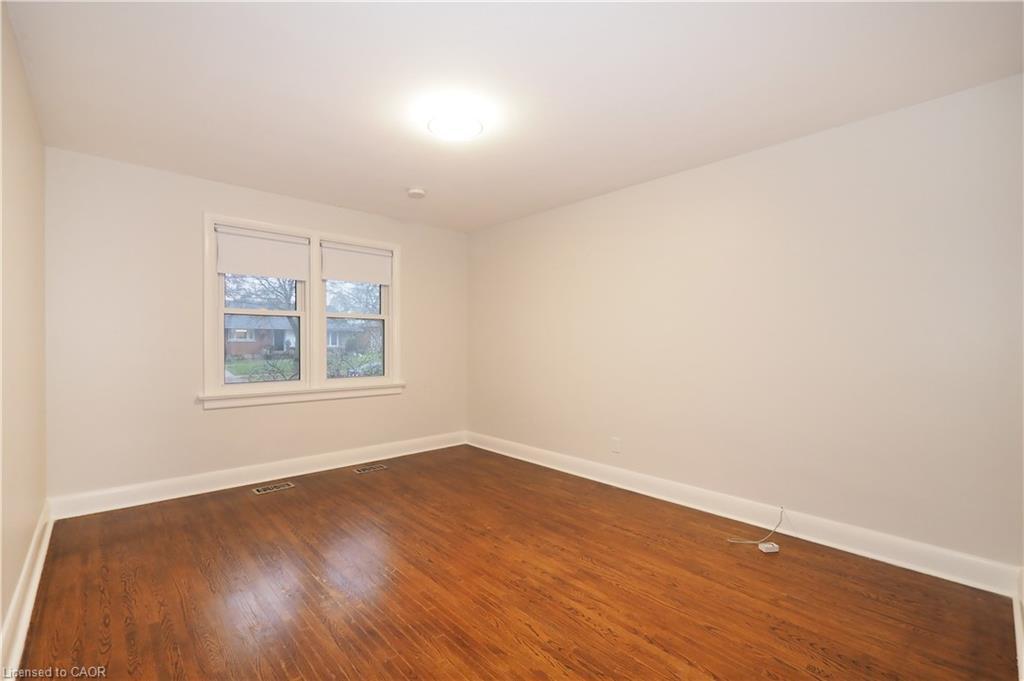 296 Dumfries Avenue, Kitchener, ON - Indoor Photo Showing Other Room