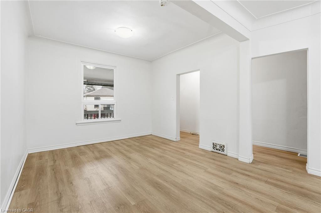 39 Burlington Street E, Hamilton, ON - Indoor Photo Showing Other Room