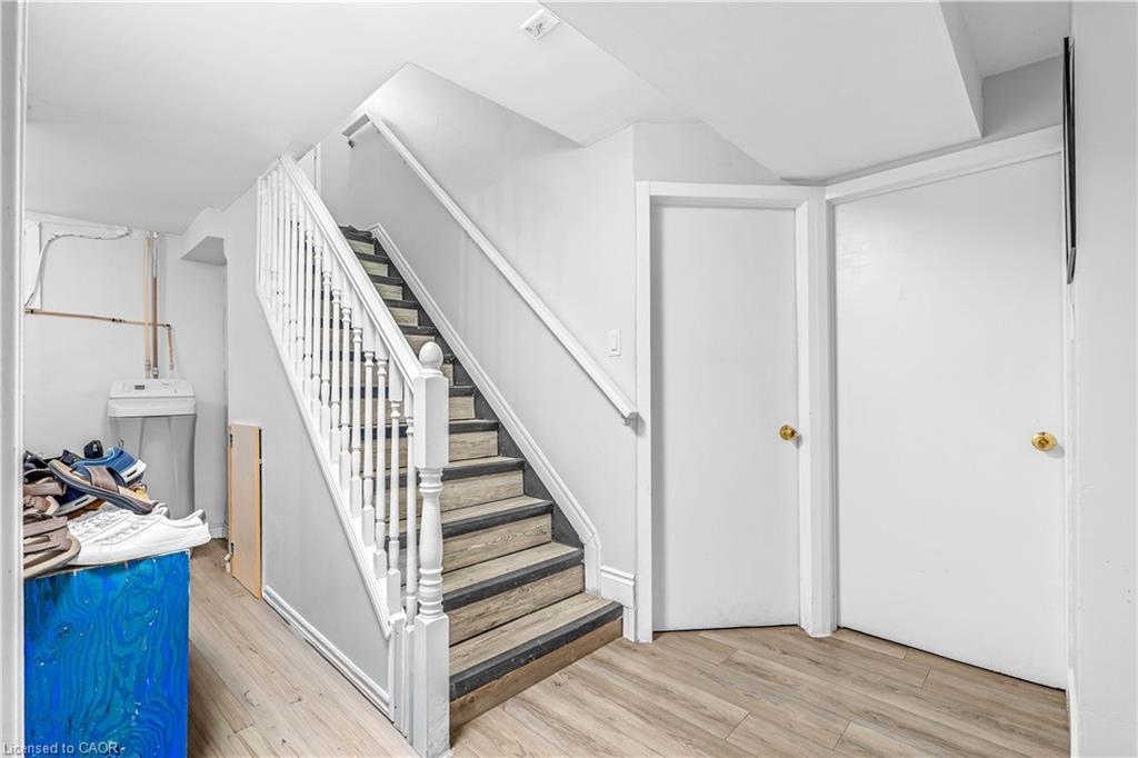 41 Alma Street N, Guelph, ON - Indoor Photo Showing Other Room