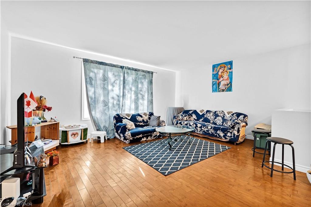 41 Alma Street N, Guelph, ON - Indoor Photo Showing Other Room