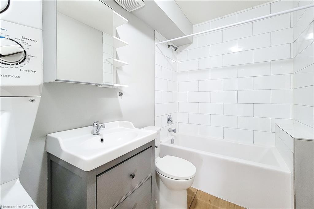 A-308 Barton Street E, Hamilton, ON - Indoor Photo Showing Bathroom