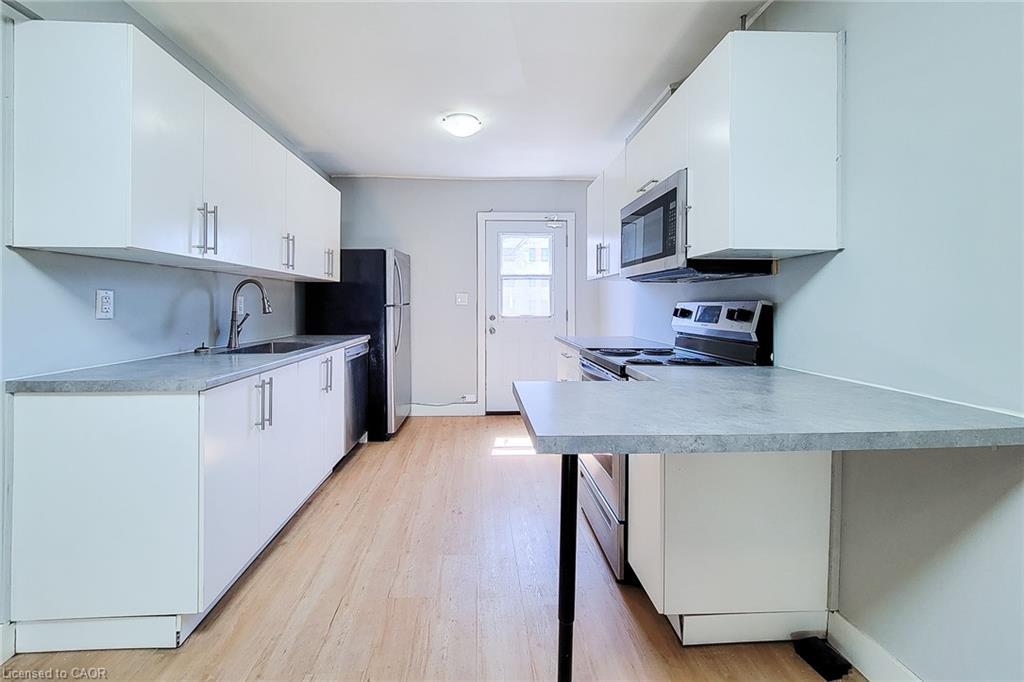 A-308 Barton Street E, Hamilton, ON - Indoor Photo Showing Kitchen