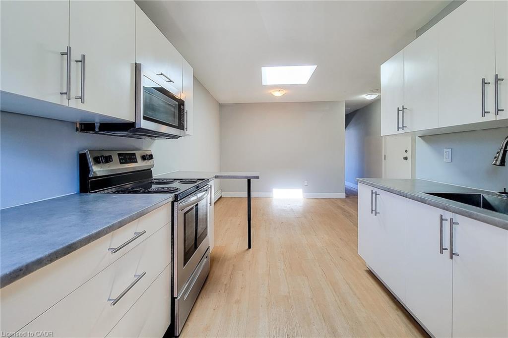 A-308 Barton Street E, Hamilton, ON - Indoor Photo Showing Kitchen