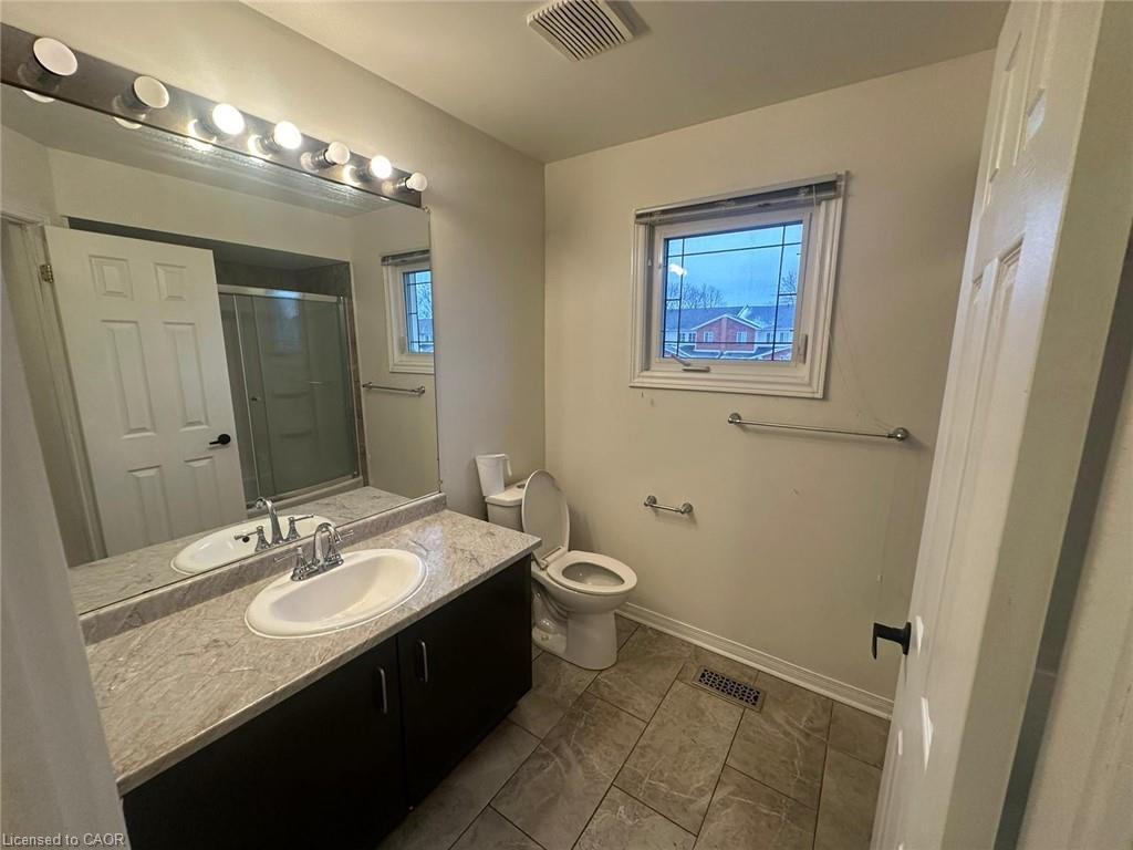 236 Langlaw Drive, Cambridge, ON - Indoor Photo Showing Bathroom