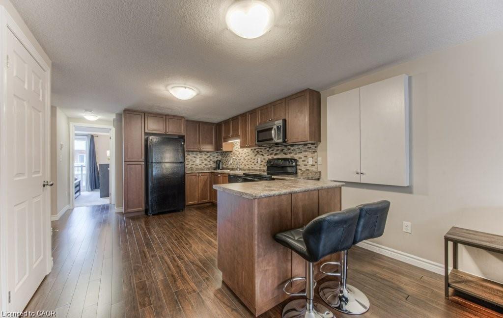 F-240 Rachel Crescent, Kitchener, ON - Indoor Photo Showing Kitchen