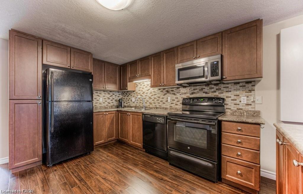 F-240 Rachel Crescent, Kitchener, ON - Indoor Photo Showing Kitchen