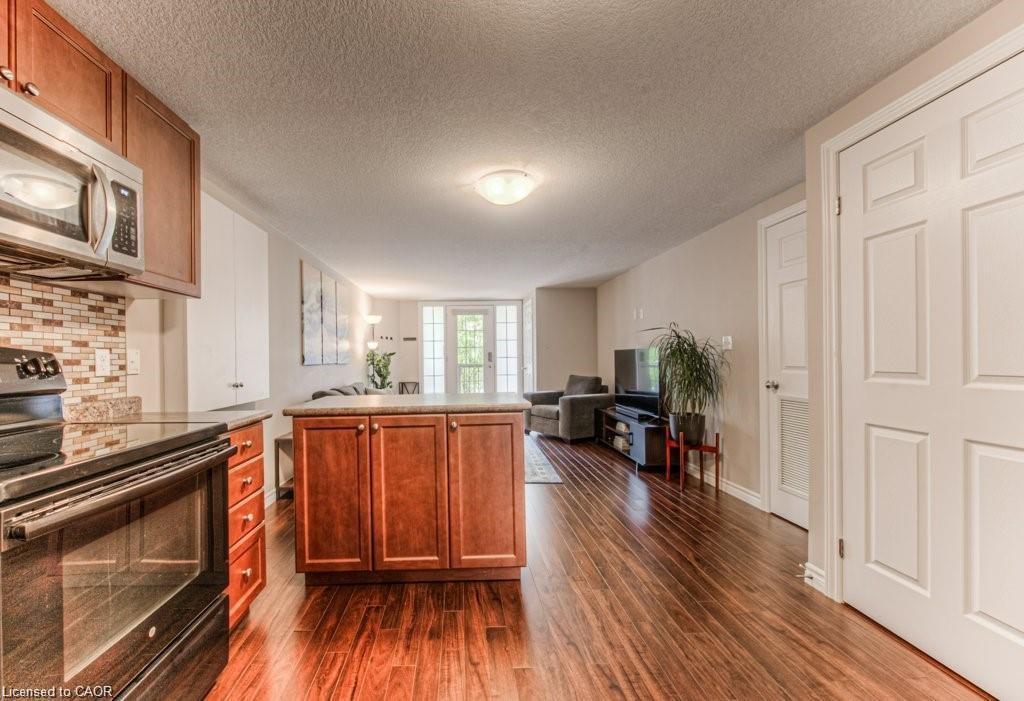 F-240 Rachel Crescent, Kitchener, ON - Indoor Photo Showing Kitchen