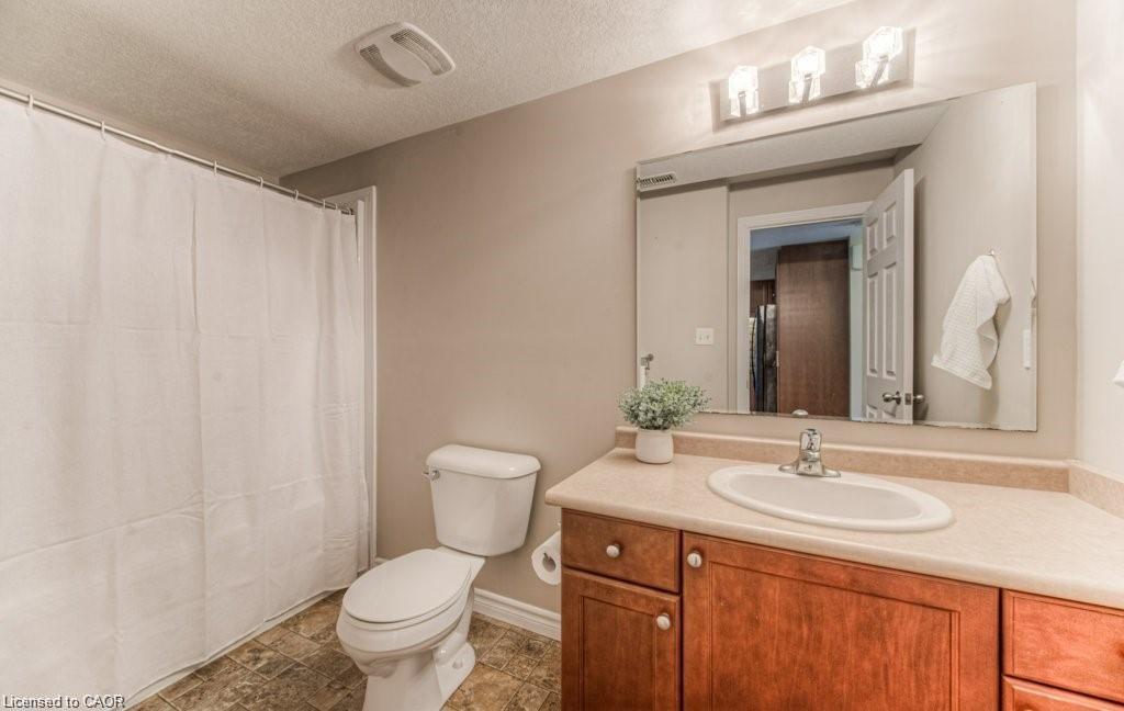 F-240 Rachel Crescent, Kitchener, ON - Indoor Photo Showing Bathroom