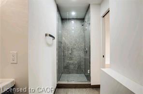 23 Melbourne Street, Hamilton, ON - Indoor Photo Showing Bathroom