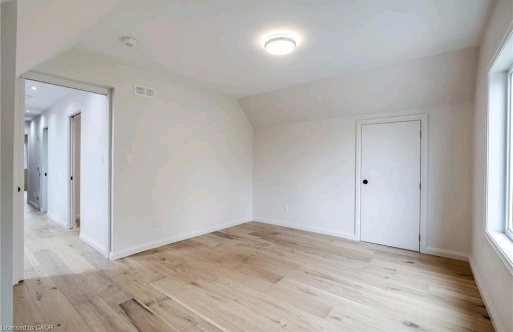 23 Melbourne Street, Hamilton, ON - Indoor Photo Showing Other Room