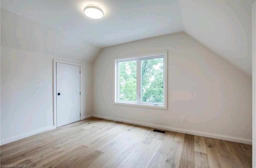 23 Melbourne Street, Hamilton, ON - Indoor Photo Showing Other Room