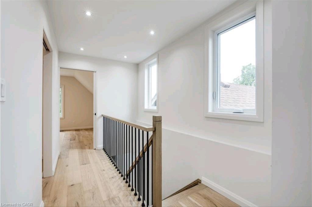 23 Melbourne Street, Hamilton, ON - Indoor Photo Showing Other Room