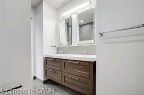 23 Melbourne Street, Hamilton, ON - Indoor Photo Showing Bathroom