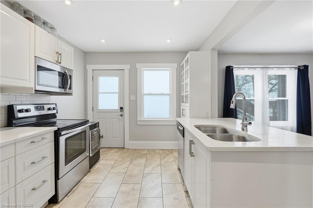 34 Balsam Avenue N, Hamilton, ON - Indoor Photo Showing Kitchen With Double Sink