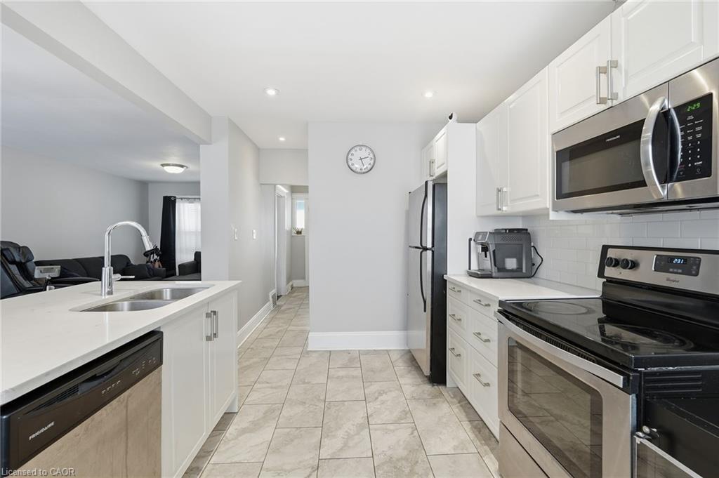 34 Balsam Avenue N, Hamilton, ON - Indoor Photo Showing Kitchen With Double Sink