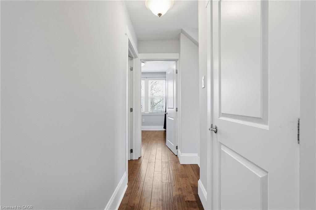 34 Balsam Avenue N, Hamilton, ON - Indoor Photo Showing Other Room
