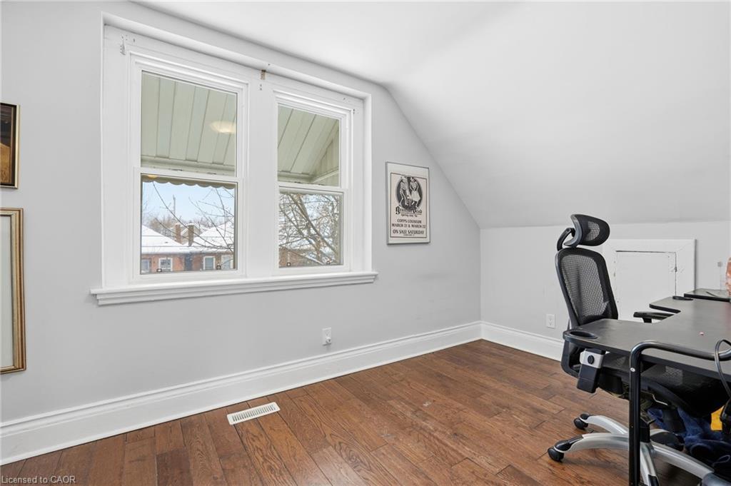 34 Balsam Avenue N, Hamilton, ON - Indoor Photo Showing Office