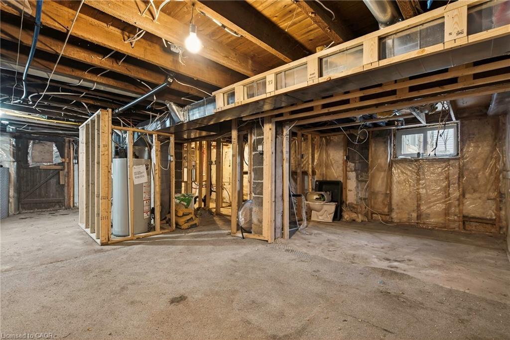 218 East 8Th Street, Hamilton, ON - Indoor Photo Showing Basement