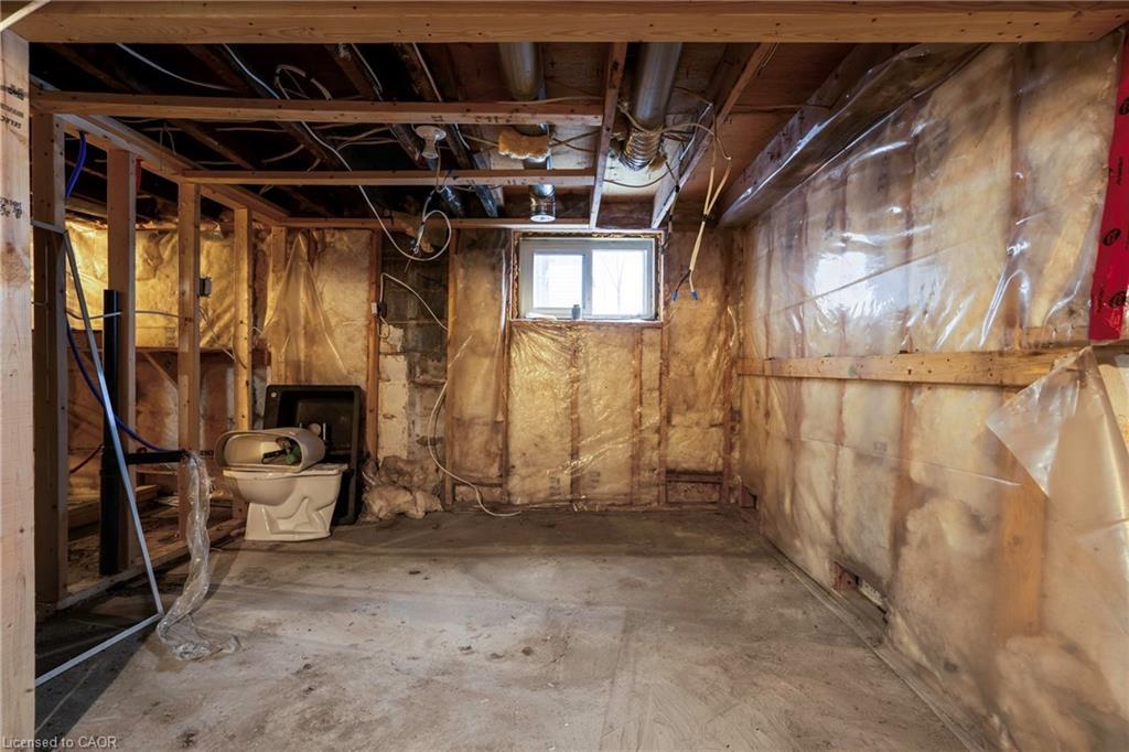 218 East 8Th Street, Hamilton, ON - Indoor Photo Showing Basement