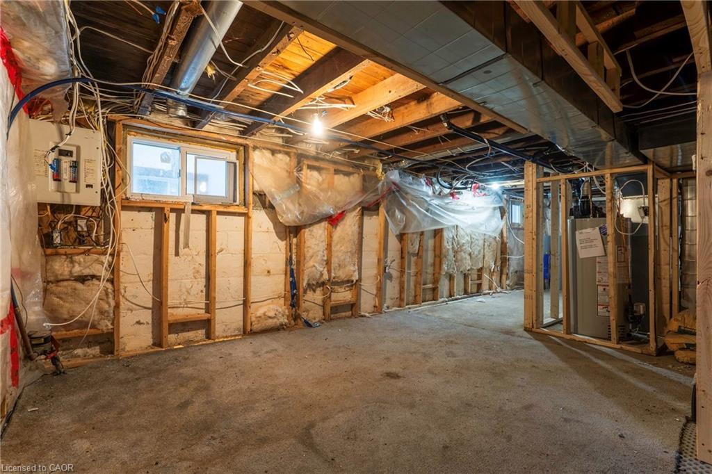 218 East 8Th Street, Hamilton, ON - Indoor Photo Showing Basement