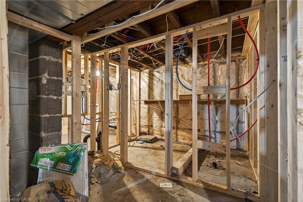 218 East 8Th Street, Hamilton, ON - Indoor Photo Showing Basement