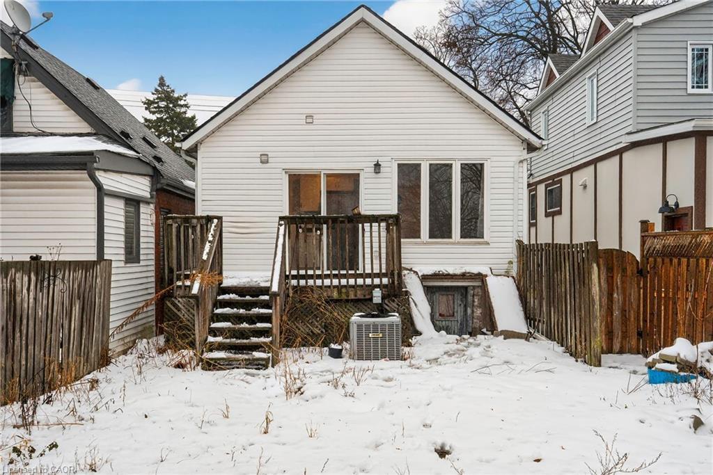 218 East 8Th Street, Hamilton, ON - Outdoor With Exterior