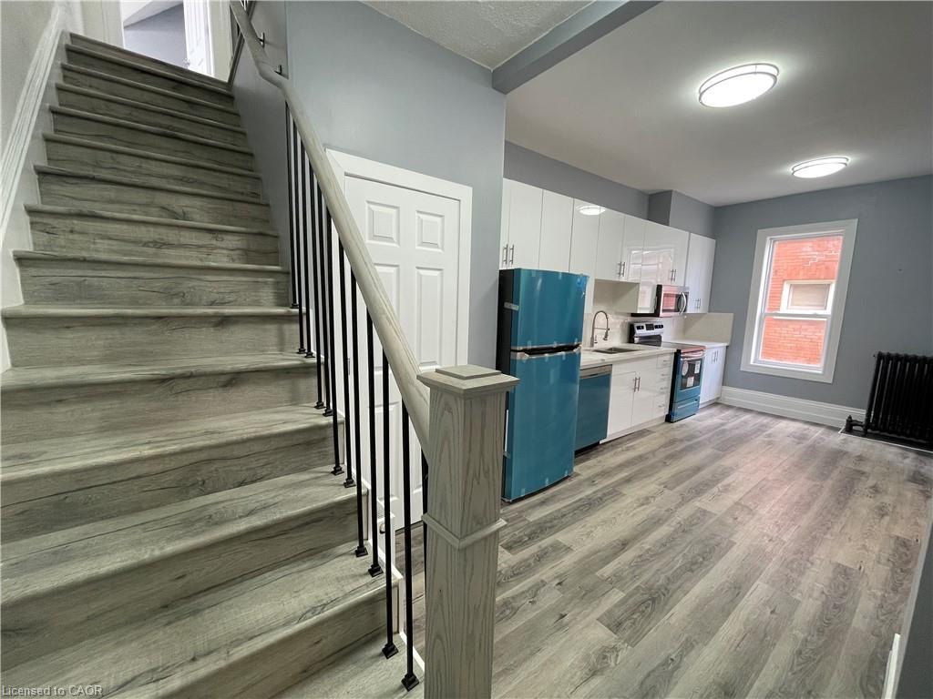 49 Madison Avenue N, Kitchener, ON - Indoor