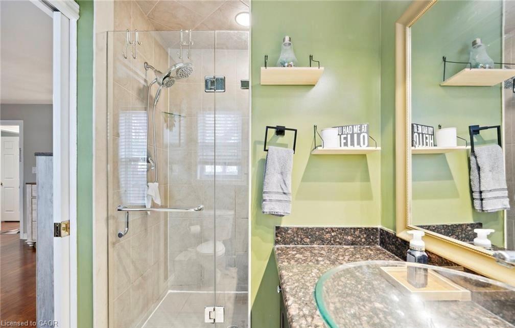996 Beach Boulevard, Hamilton, ON - Indoor Photo Showing Bathroom