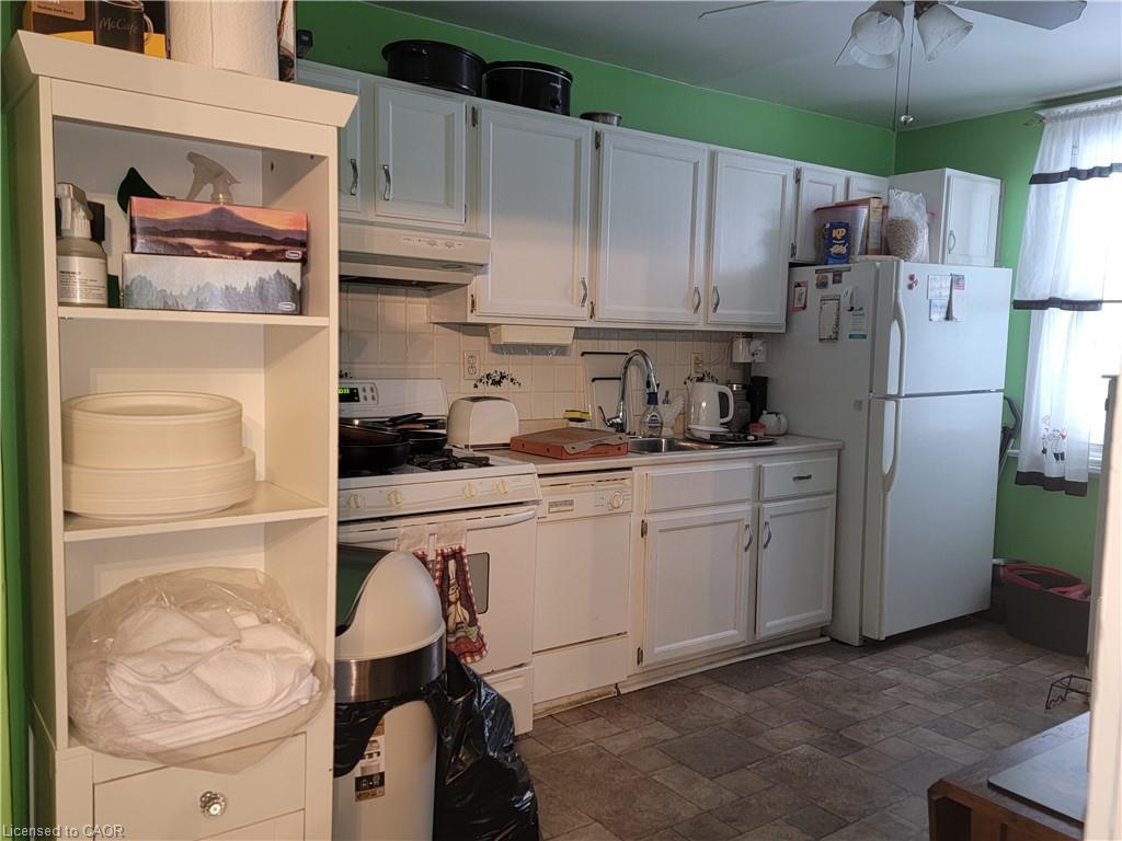 6 Cluny Avenue, Hamilton, ON - Indoor Photo Showing Kitchen
