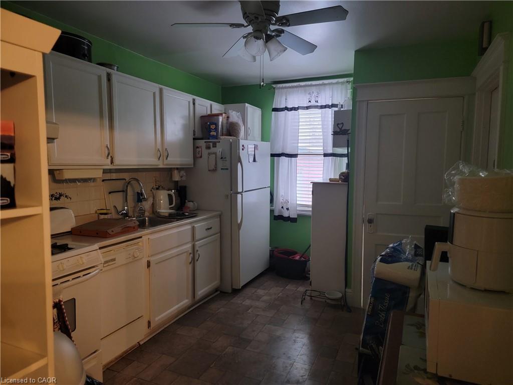 6 Cluny Avenue, Hamilton, ON - Indoor Photo Showing Kitchen