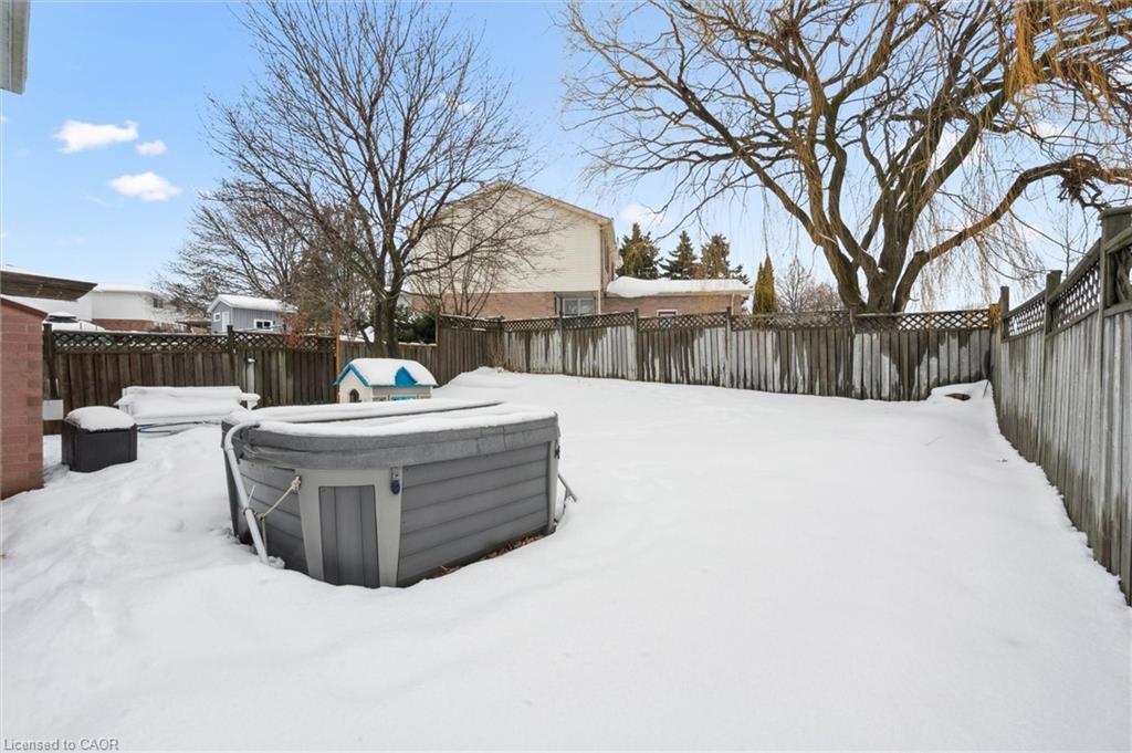 4 Northmanor Crescent, Kitchener, ON - Outdoor