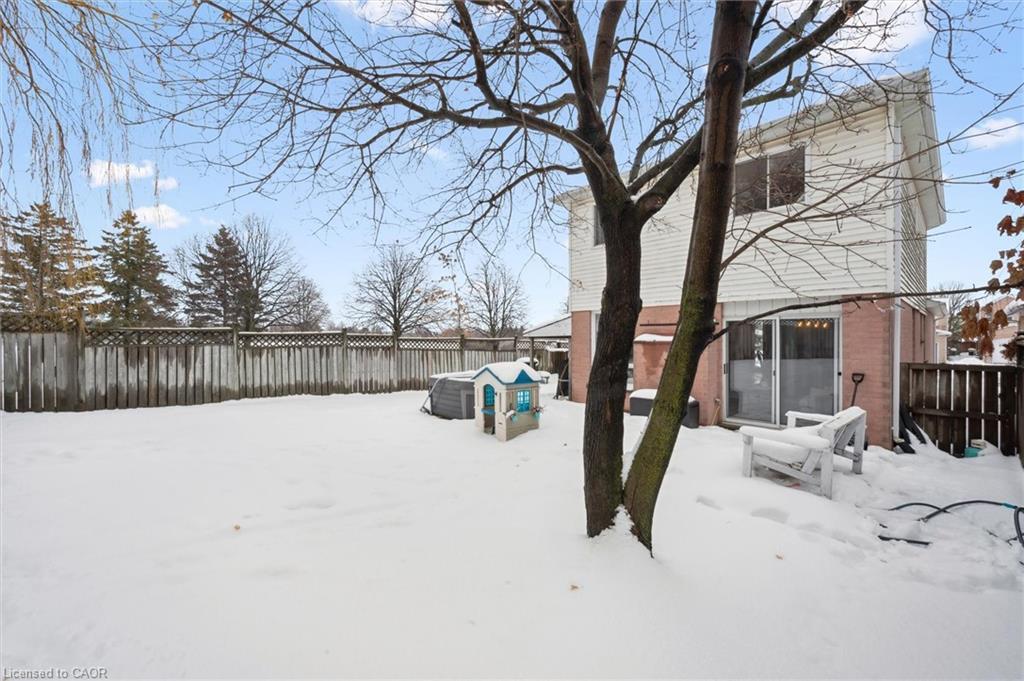 4 Northmanor Crescent, Kitchener, ON - Outdoor